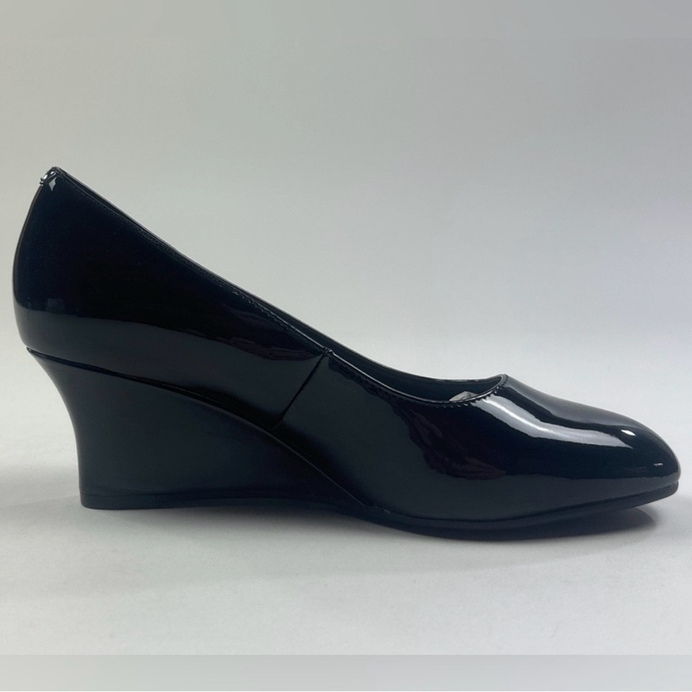 Clarks Olivette Pearl Black Womens Patent Leather Wedge Heels Shoes 26180044